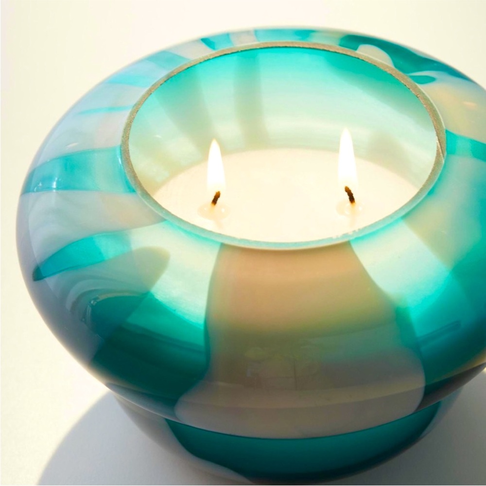 31 oz. Retro Vibes Carmella Large Glass 31 oz. Candle